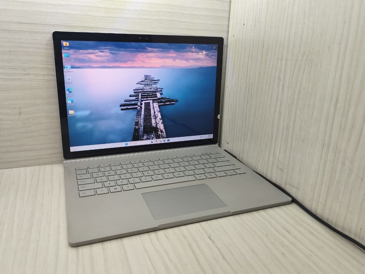 لپتاپ استوک مایکروسافت 2 گیگ گرافیک مدل Surface Book 1