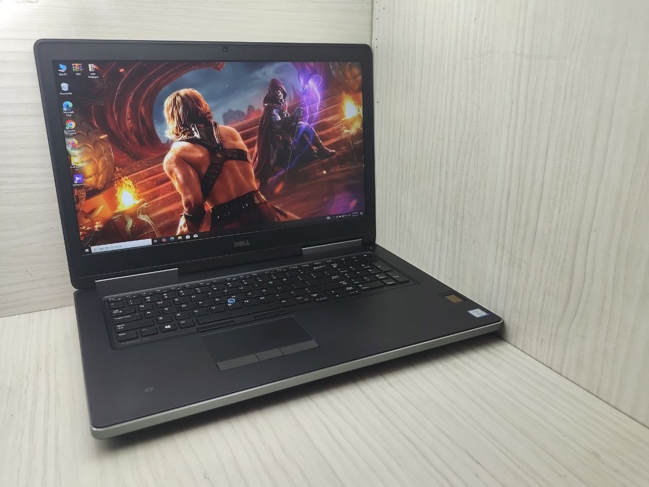 لپتاپ استوک صنعتی دل Dell Precision 7720