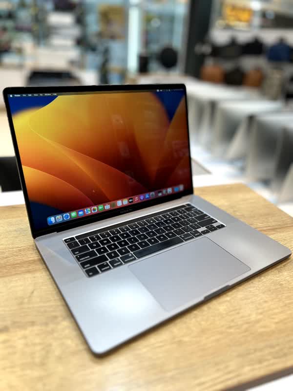 لپ تاپ اپل MacBook Pro 2019 با پردازنده i9 و حافظه 32 گیگابایت