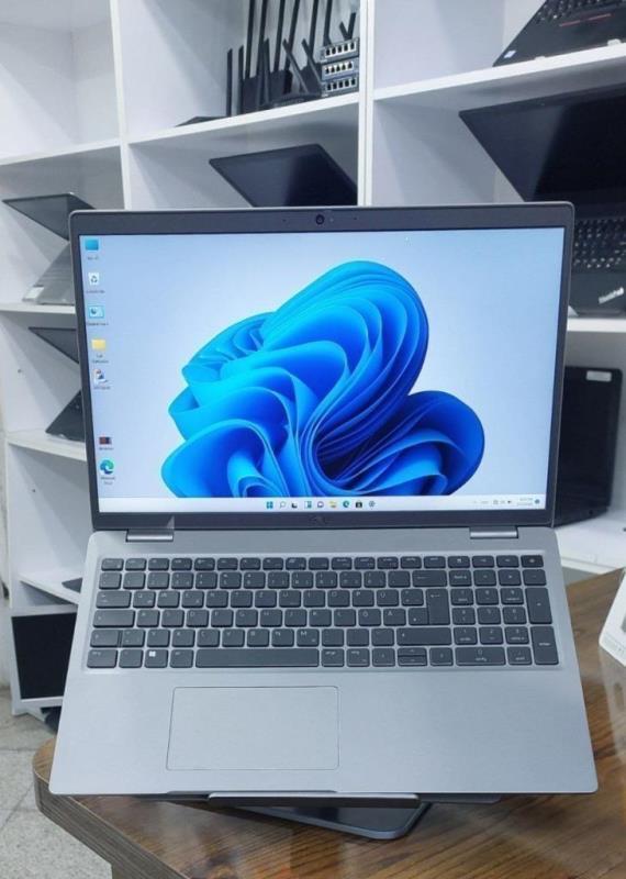 لپتاپ دل مدل Dell Latitude 5520 i7 1185G7 16G m.2 256g vga hd