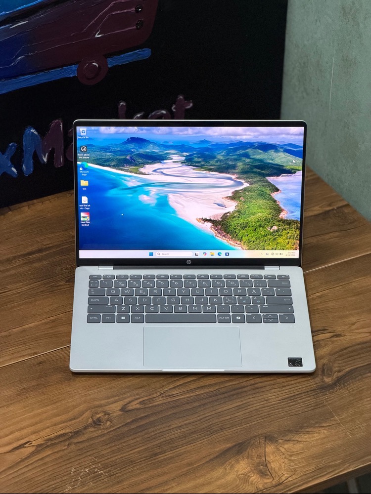 لپ تاپ 14 اينچى اچ پى مدل HP OmniBook 5 Laptop 14 Snapdragon X 16GB RAM512GB SSD Qualcom14” FHD Plus