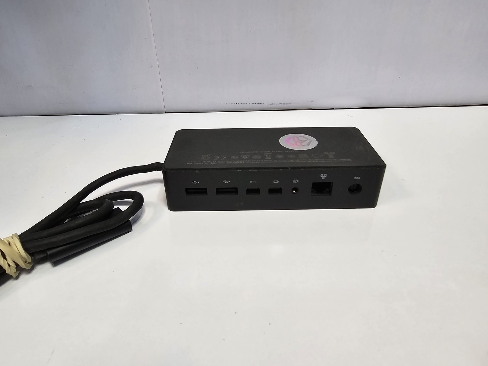 داک استیشن سرفیس___Dock station surface