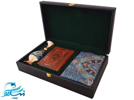 پک گلدان مس و پرداز ترمه و دیوان حافظ با جعبه چرم