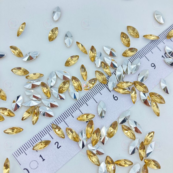 مارکیز پلاستیکی 5 در 10 ( شامپاینی ) بسته 100 عددی
