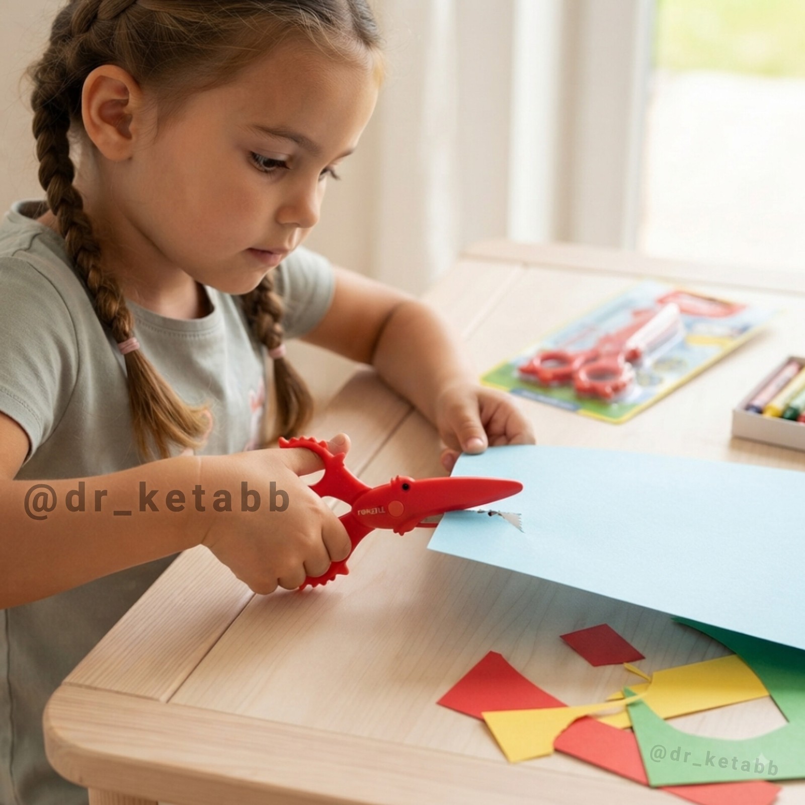 قیچی ایمن طرح گلدفیش ( فونزل )