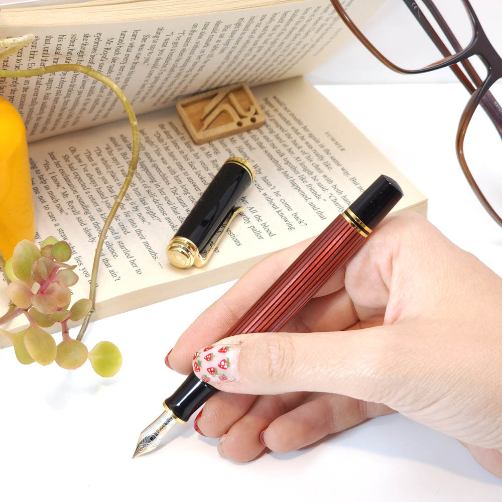 خودنویس پلیکان قرمز Pelikan Souveran Red M 400 M 400 Pelikan Souveran Red M 400