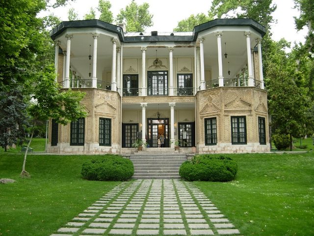 تحقیق در مورد بناها و يادمان های تاريخی