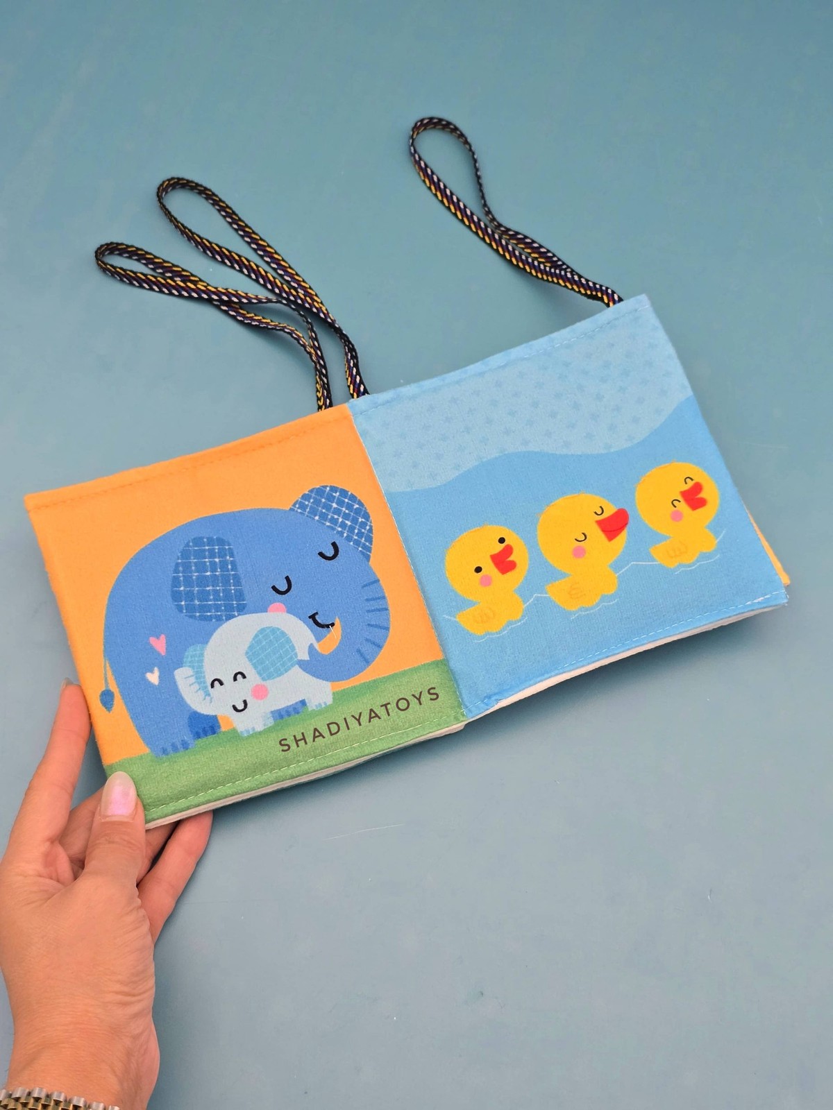 کتاب پارچه ای دور تختی رنگی