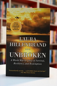 Unbroken اثر Laura Hillenbrand