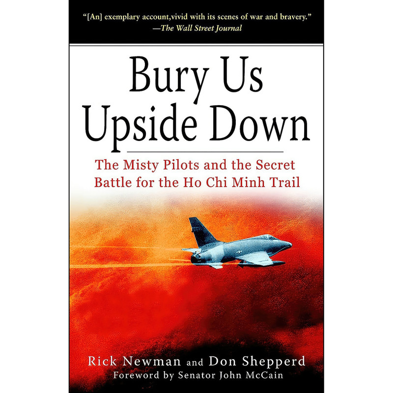 کتاب Bury Us Upside Down اثر جمعي از نويسندگان انتشارات Presidio Press