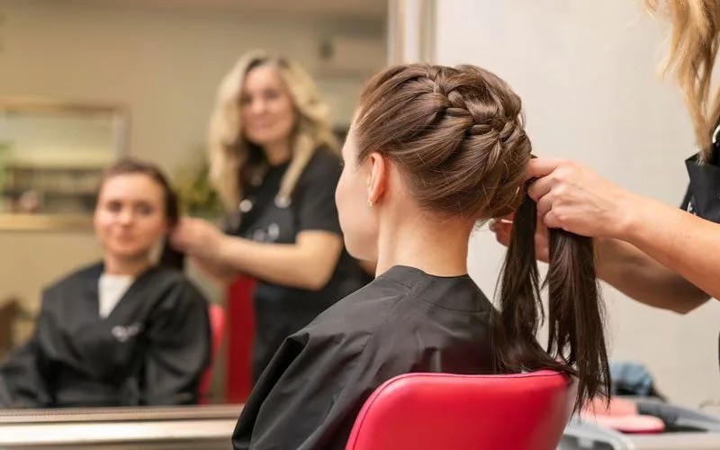 دانلود طرح توجیهی آموزشگاه آرایشگری زنانه