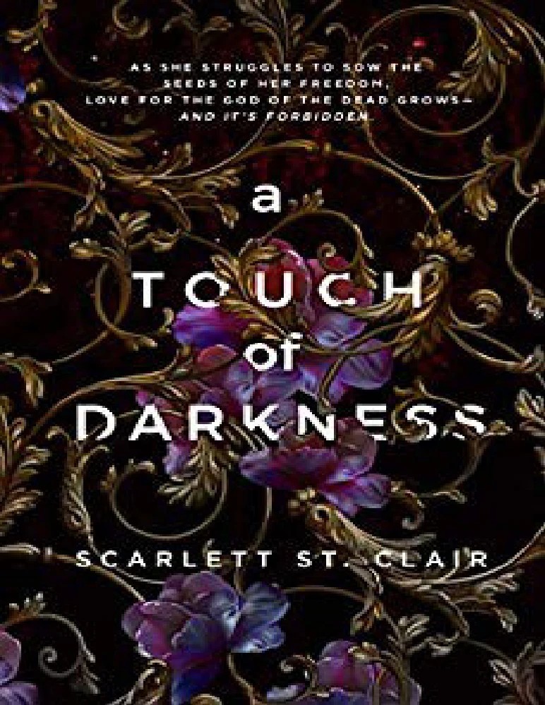 کتاب A Touch of Darkness (لمسی از تاریکی) نسخه انگلیسی PDF | Scarlett St. Clair