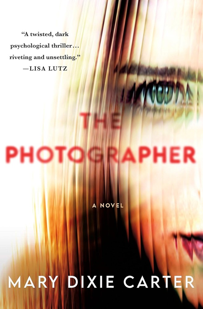 کتاب The Photographer (عکاس) نسخه انگلیسی PDF | مری دیکسی کارتر
