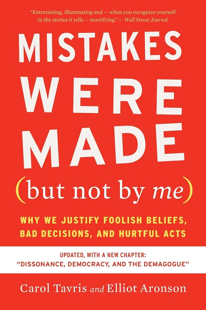 کتاب ⁦Mistakes Were Made (But Not by Me)⁩ نسخه انگلیسی ⁦Carol Tavris⁩ و ⁦Elliot Aronson⁩ | ⁦PDF⁩