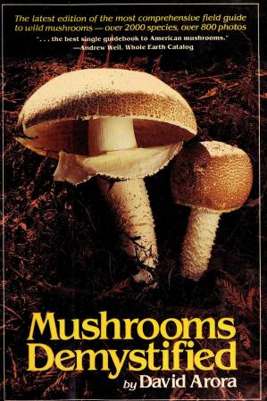 دانلود کتاب Mushrooms Demystified : A comprehensive guide to the fleshy fungi
