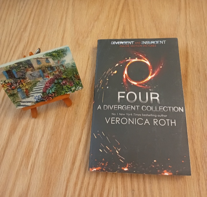 کتاب four a divergent collection نوشته Veronica Roth نسخه اصل چاپ لندن با تخفيف