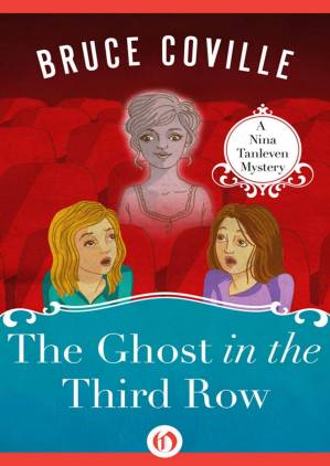 دانلود کتاب The Ghost in the Third Row