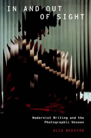 دانلود کتاب In and Out of Sight: Modernist Writing and the Photographic Unseen