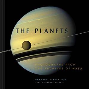 دانلود کتاب The Planets: Photographs from the Archives of NASA