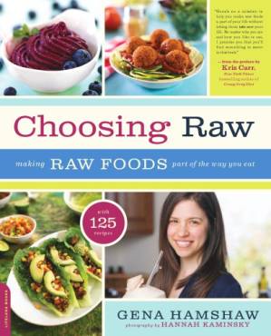 دانلود کتاب Choosing raw: making raw foods part of the way you eat