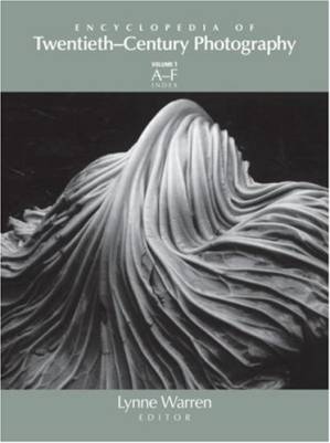 دانلود کتاب Encyclopedia of twentieth-century photography