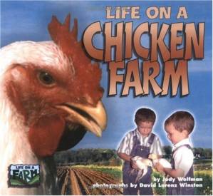دانلود کتاب Life on a Chicken Farm (Life on a Farm)